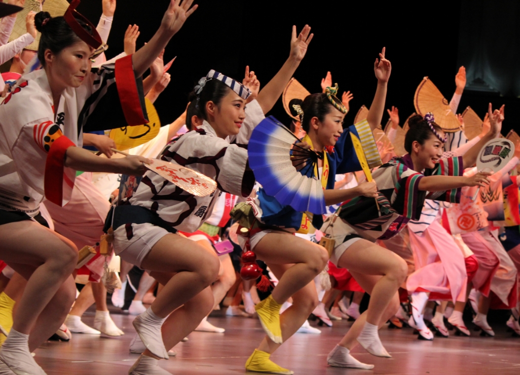 阿波踊りの様子