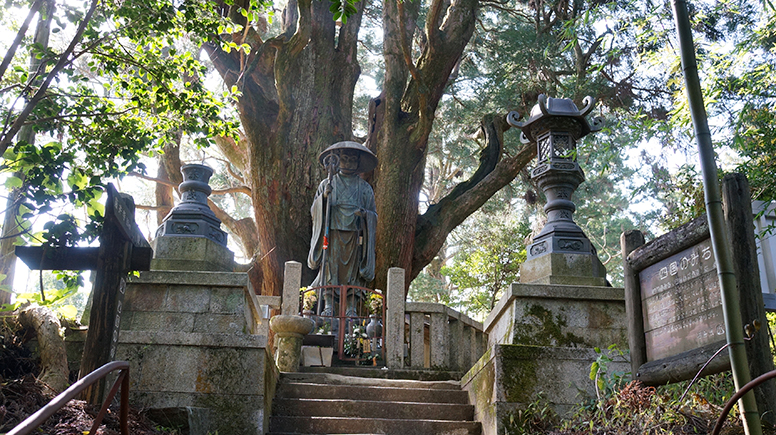 弘法大師の像