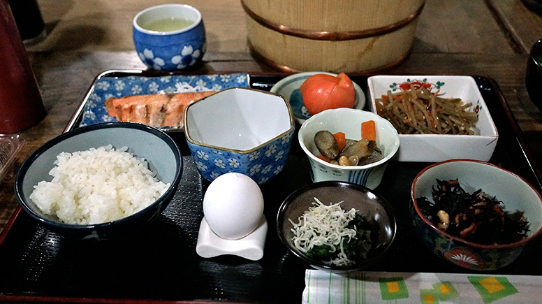 とある宿の朝食