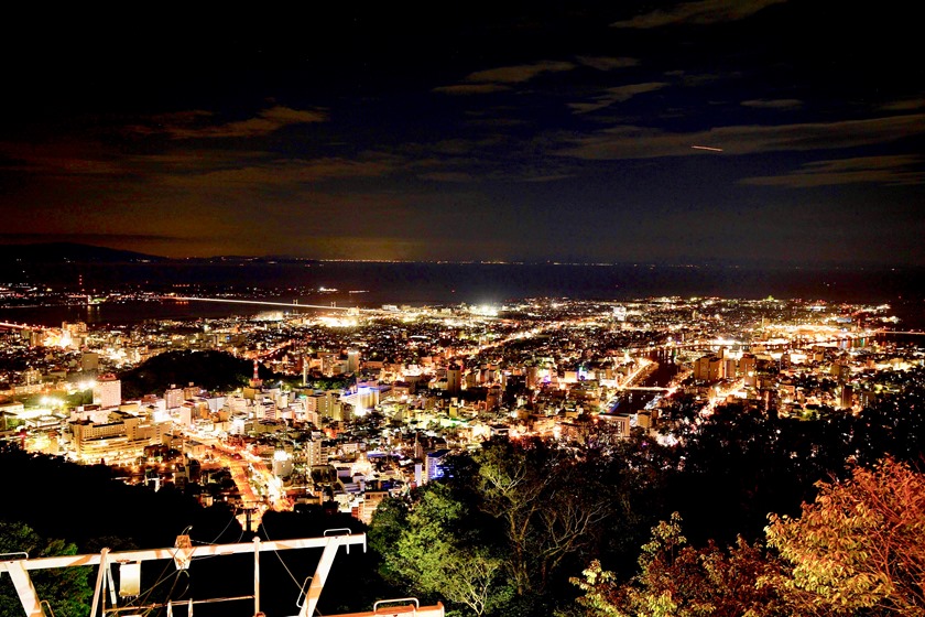 眉山の夜景の画像